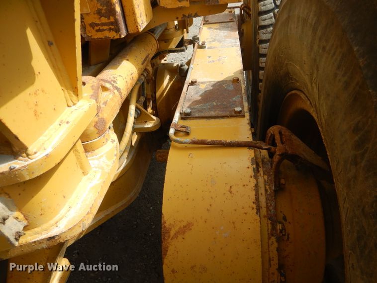 image for item DH6490 1999 Caterpillar 140H motor grader