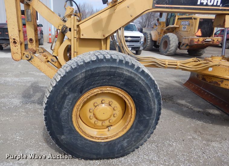 image for item DH6490 1999 Caterpillar 140H motor grader