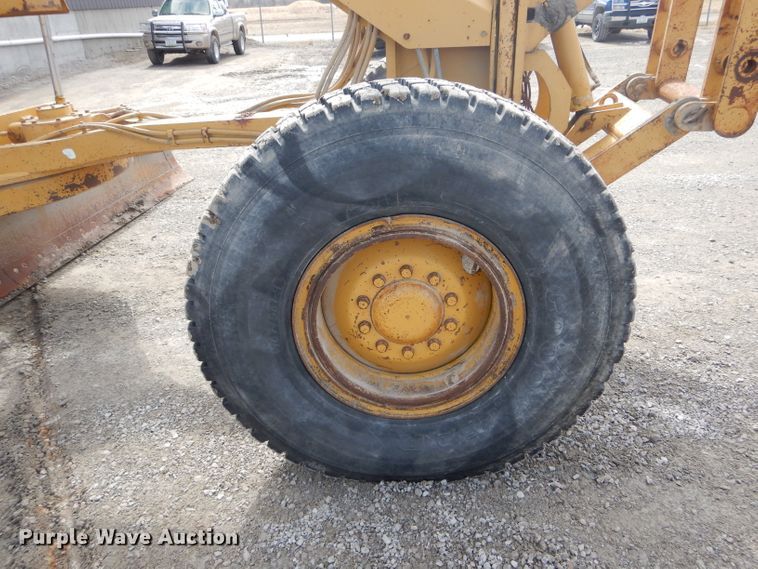 image for item DH6490 1999 Caterpillar 140H motor grader