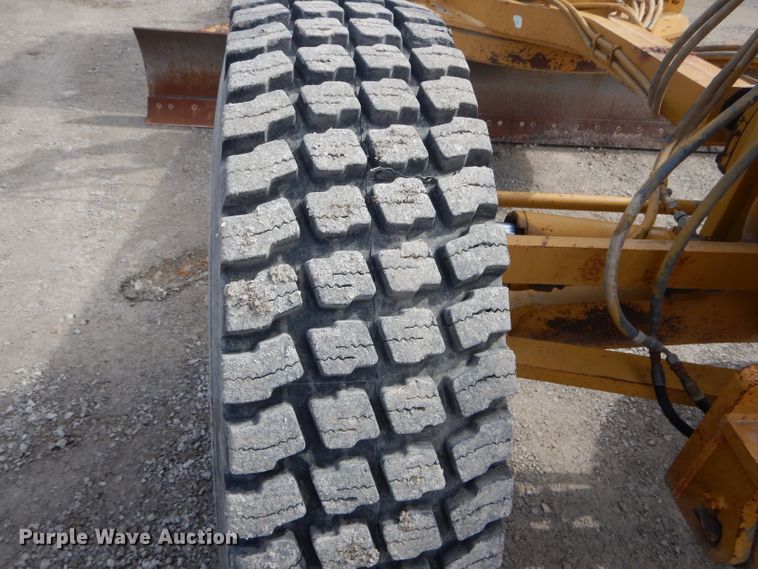 image for item DH6490 1999 Caterpillar 140H motor grader