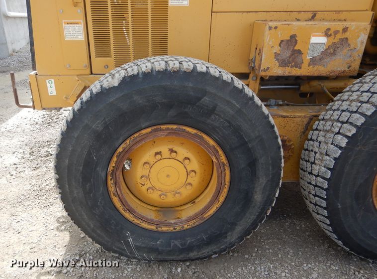 image for item DH6490 1999 Caterpillar 140H motor grader