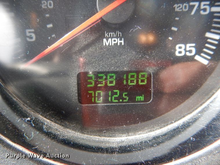 image for item DH6491 2013 Kenworth T800 semi truck