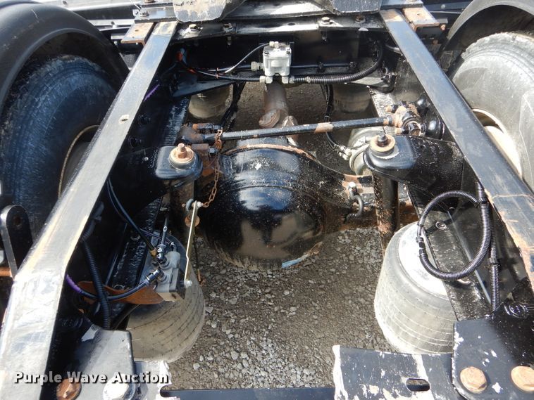 image for item DH6491 2013 Kenworth T800 semi truck