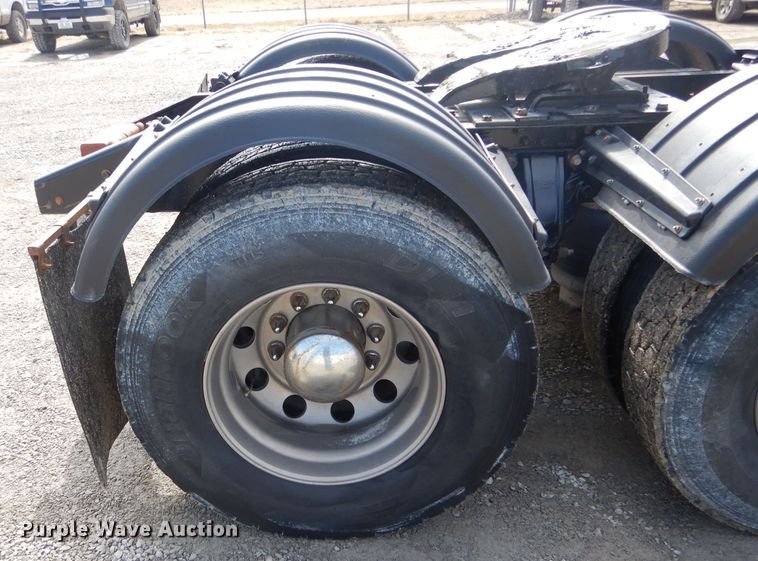 image for item DH6491 2013 Kenworth T800 semi truck