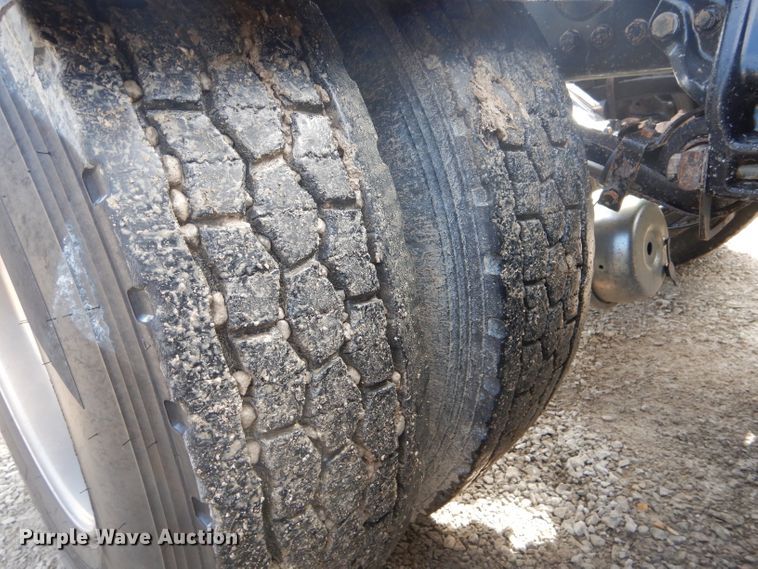 image for item DH6491 2013 Kenworth T800 semi truck