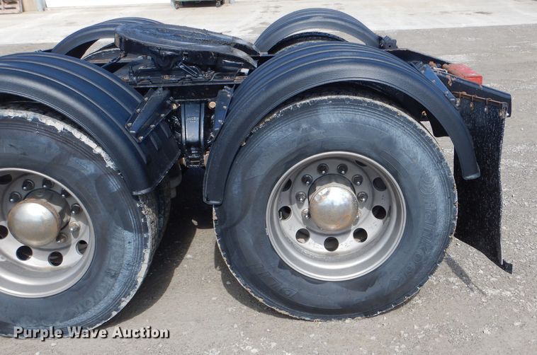 image for item DH6491 2013 Kenworth T800 semi truck