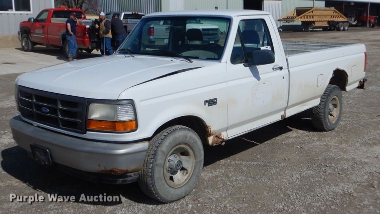 image for item DH6494 1995 Ford F150 XL pickup truck