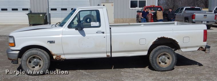 image for item DH6494 1995 Ford F150 XL pickup truck