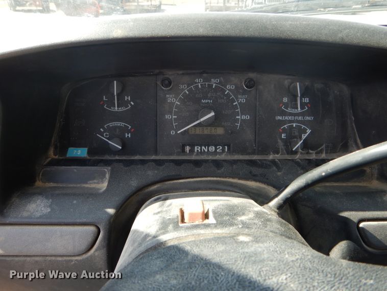 image for item DH6494 1995 Ford F150 XL pickup truck