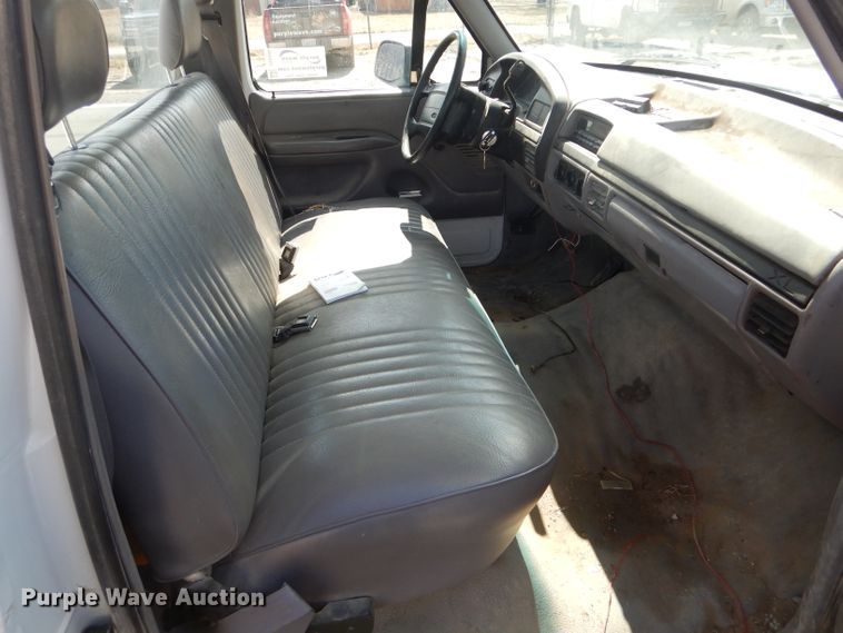 image for item DH6494 1995 Ford F150 XL pickup truck