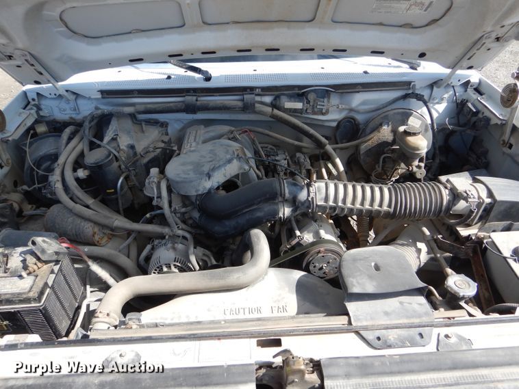 image for item DH6494 1995 Ford F150 XL pickup truck