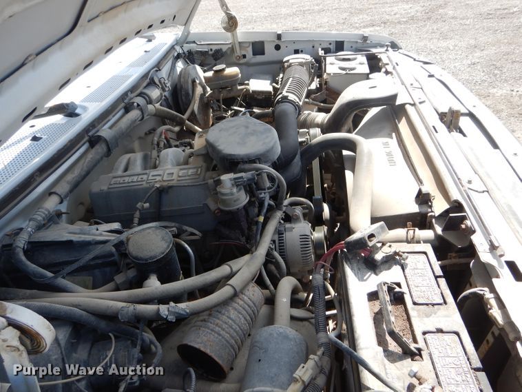 image for item DH6494 1995 Ford F150 XL pickup truck