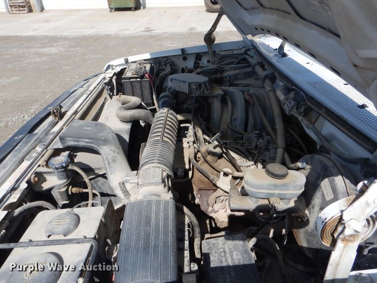 image for item DH6494 1995 Ford F150 XL pickup truck