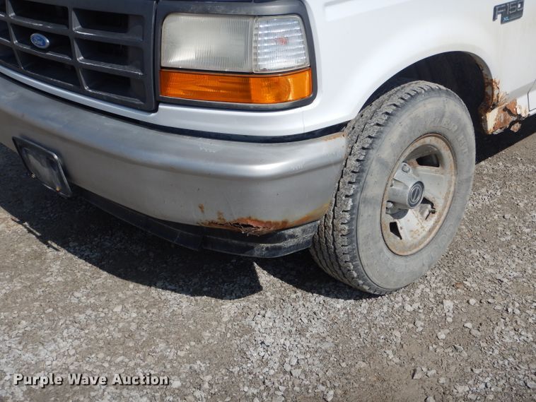 image for item DH6494 1995 Ford F150 XL pickup truck