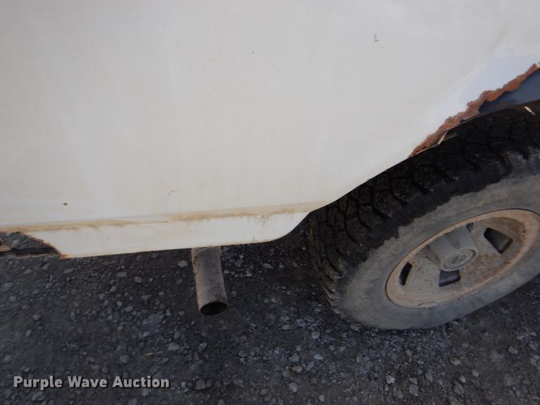 image for item DH6494 1995 Ford F150 XL pickup truck