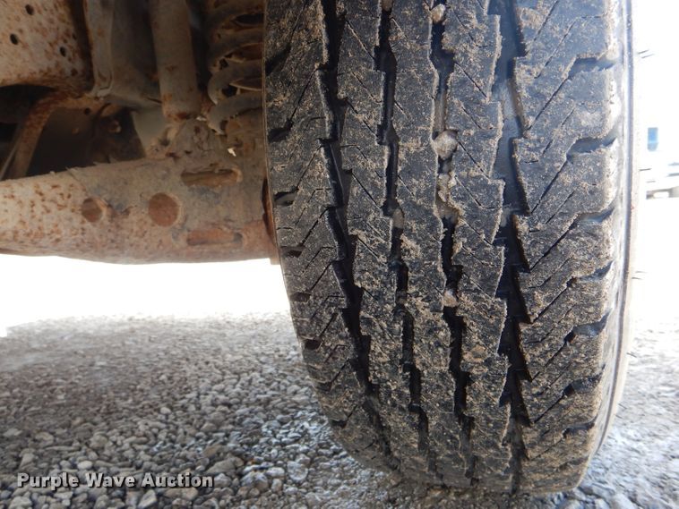 image for item DH6494 1995 Ford F150 XL pickup truck