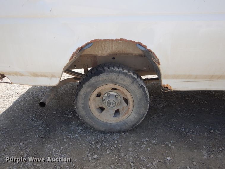 image for item DH6494 1995 Ford F150 XL pickup truck