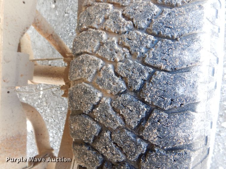 image for item DH6494 1995 Ford F150 XL pickup truck