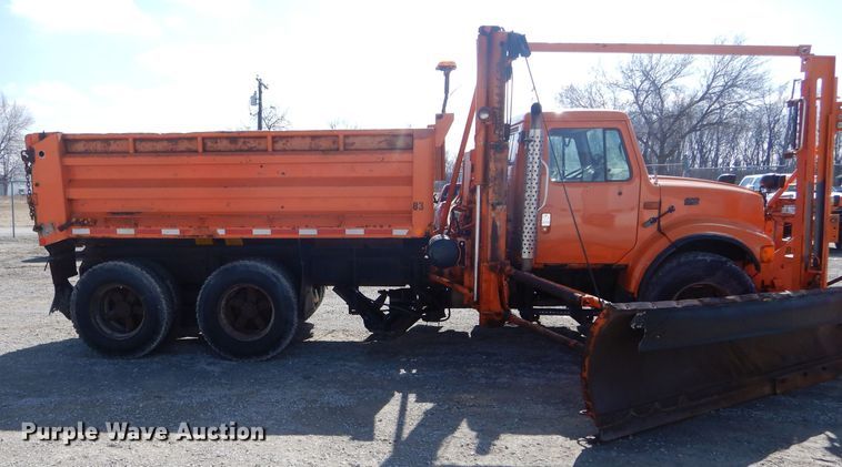 image for item DH6495 1996 International 4900 dump truck