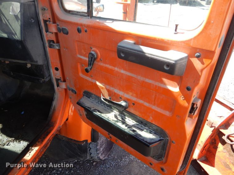 image for item DH6495 1996 International 4900 dump truck