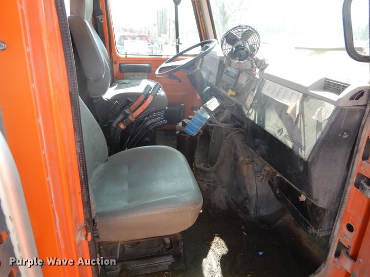 image for item DH6495 1996 International 4900 dump truck