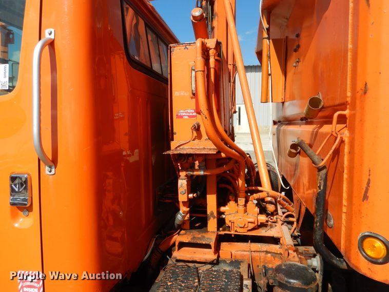 image for item DH6495 1996 International 4900 dump truck