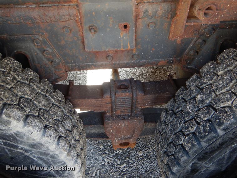 image for item DH6495 1996 International 4900 dump truck