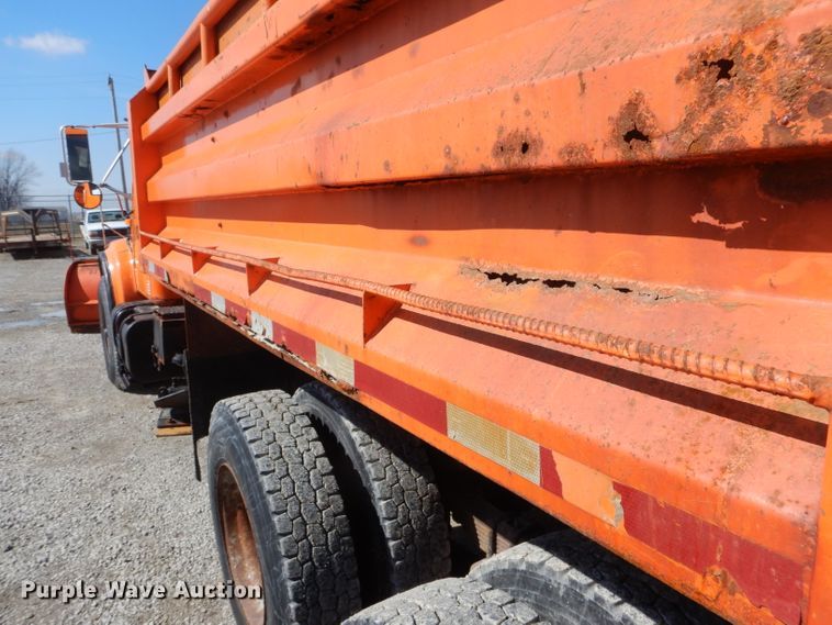 image for item DH6495 1996 International 4900 dump truck