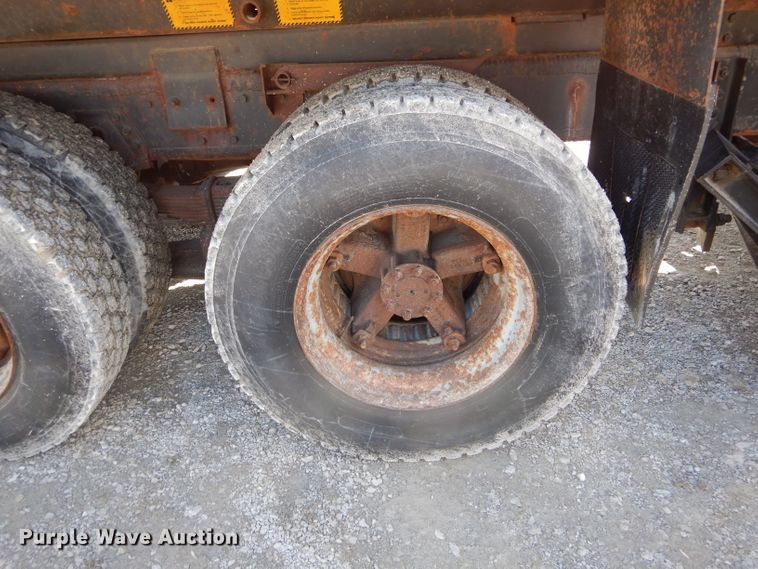 image for item DH6495 1996 International 4900 dump truck