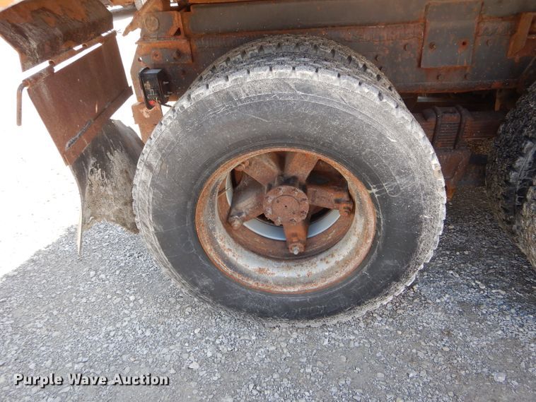 image for item DH6495 1996 International 4900 dump truck
