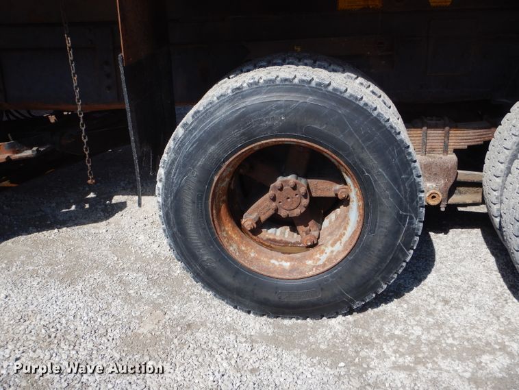 image for item DH6495 1996 International 4900 dump truck