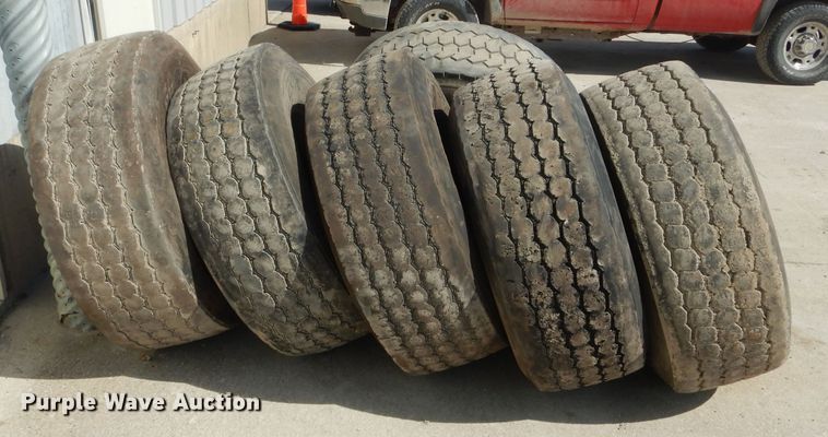 image for item DH6496 (6) 425/65R22.5 tires