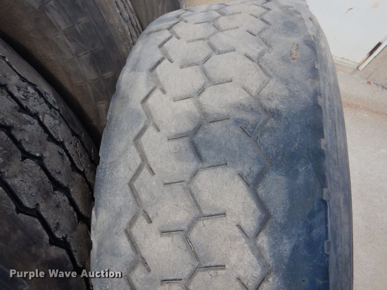 image for item DH6496 (6) 425/65R22.5 tires