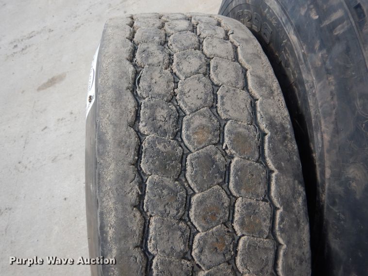 image for item DH6496 (6) 425/65R22.5 tires