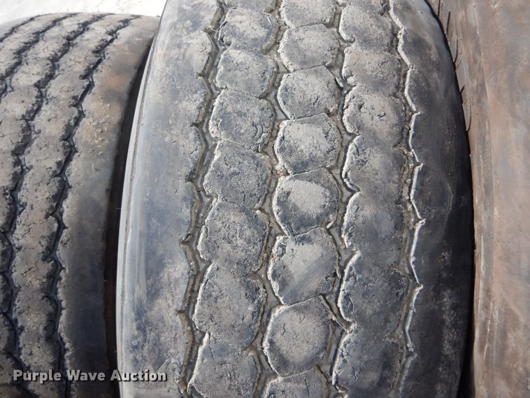 image for item DH6496 (6) 425/65R22.5 tires