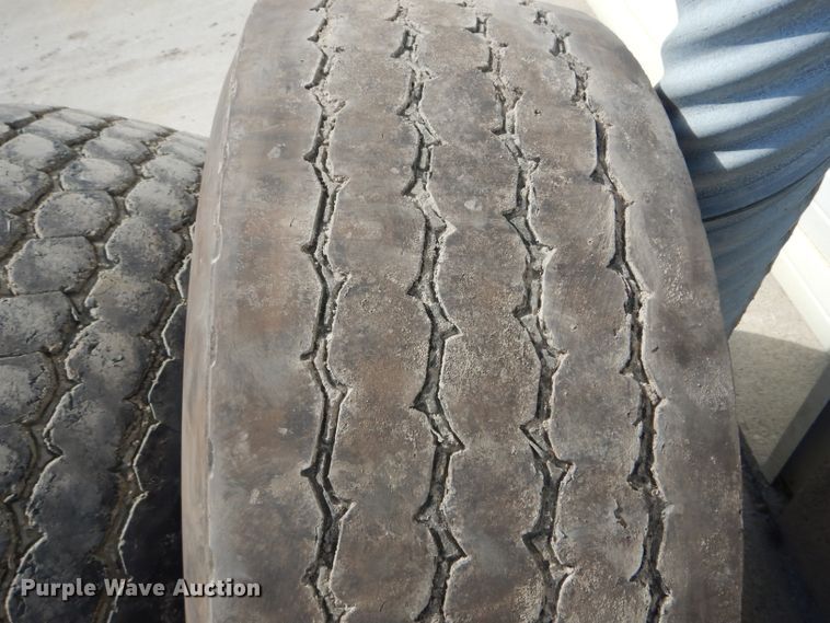 image for item DH6496 (6) 425/65R22.5 tires