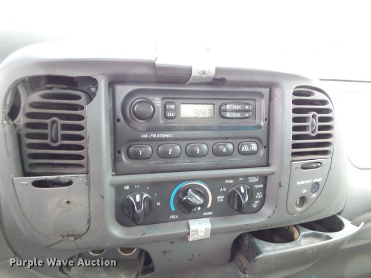 image for item DH7903 1999 Ford F150 SuperCab pickup truck