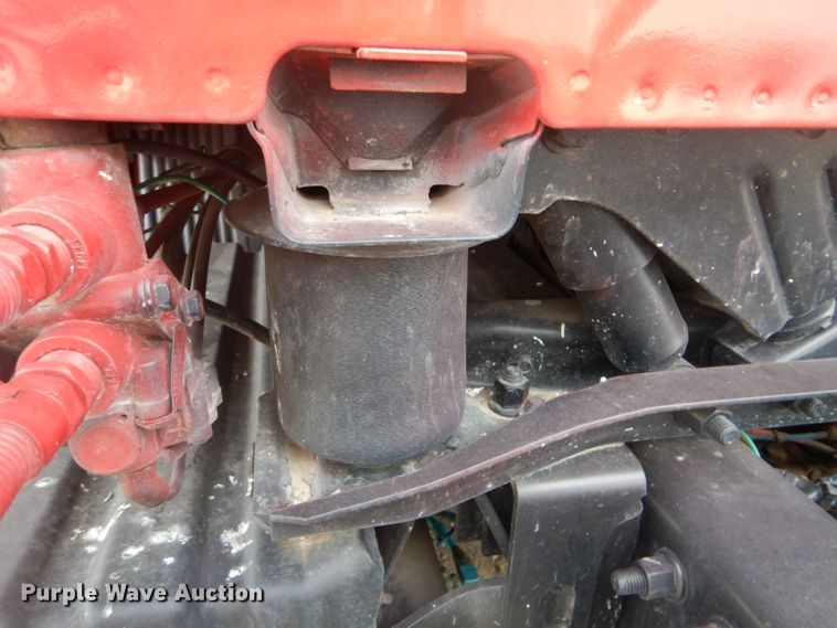 image for item DI2384 2000 Volvo VN semi truck