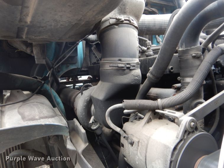 image for item DI2385 2000 Volvo VN semi truck