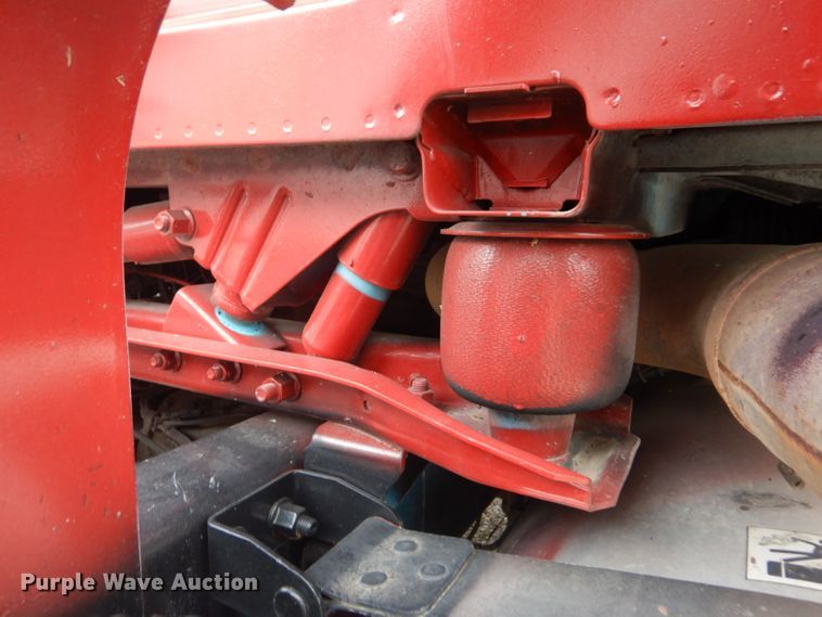 image for item DI2385 2000 Volvo VN semi truck