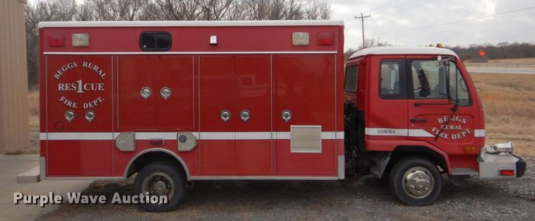 image for item DI2386 1995 Nissan 1800E rescue vehicle