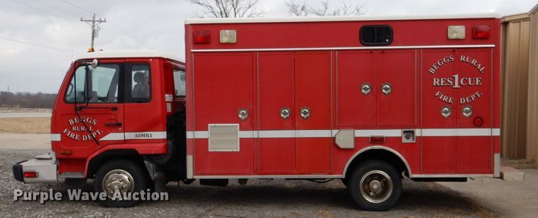 image for item DI2386 1995 Nissan 1800E rescue vehicle