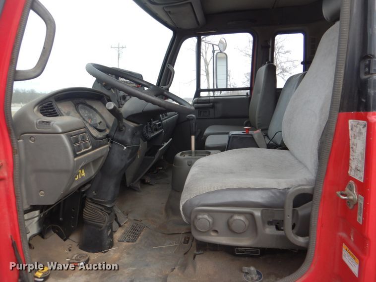 image for item DI2386 1995 Nissan 1800E rescue vehicle