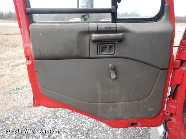 image for item DI2386 1995 Nissan 1800E rescue vehicle