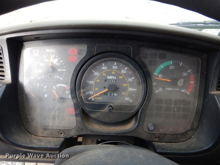 image for item DI2386 1995 Nissan 1800E rescue vehicle