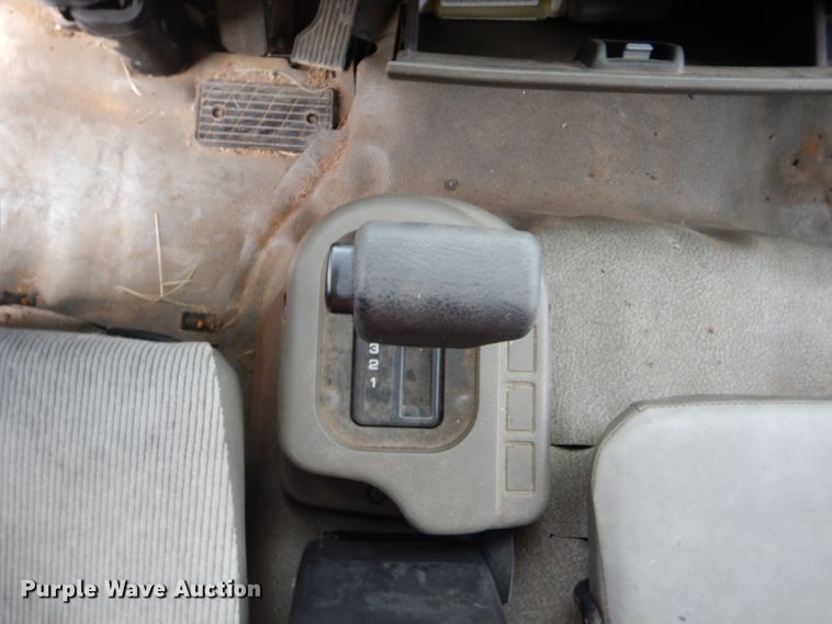 image for item DI2386 1995 Nissan 1800E rescue vehicle