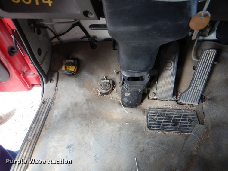 image for item DI2386 1995 Nissan 1800E rescue vehicle