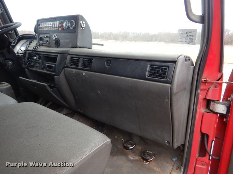 image for item DI2386 1995 Nissan 1800E rescue vehicle