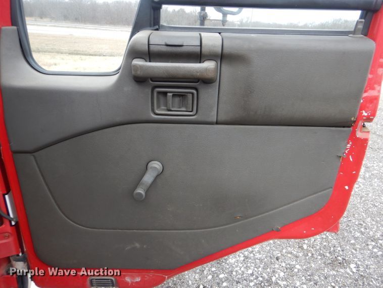 image for item DI2386 1995 Nissan 1800E rescue vehicle