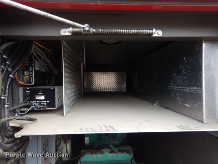 image for item DI2386 1995 Nissan 1800E rescue vehicle